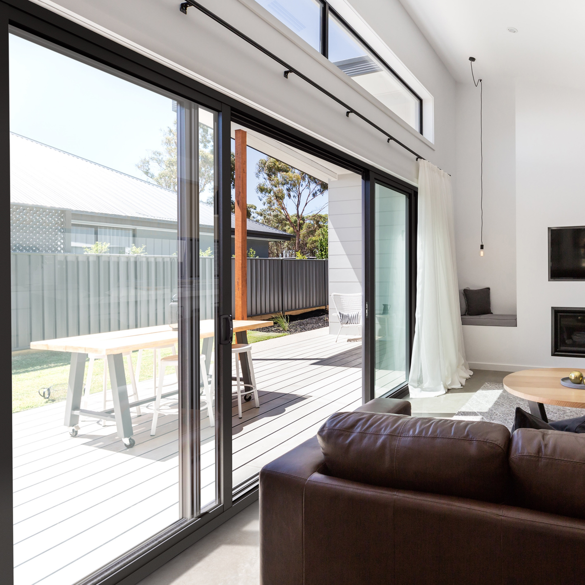 SLIDING DOORS